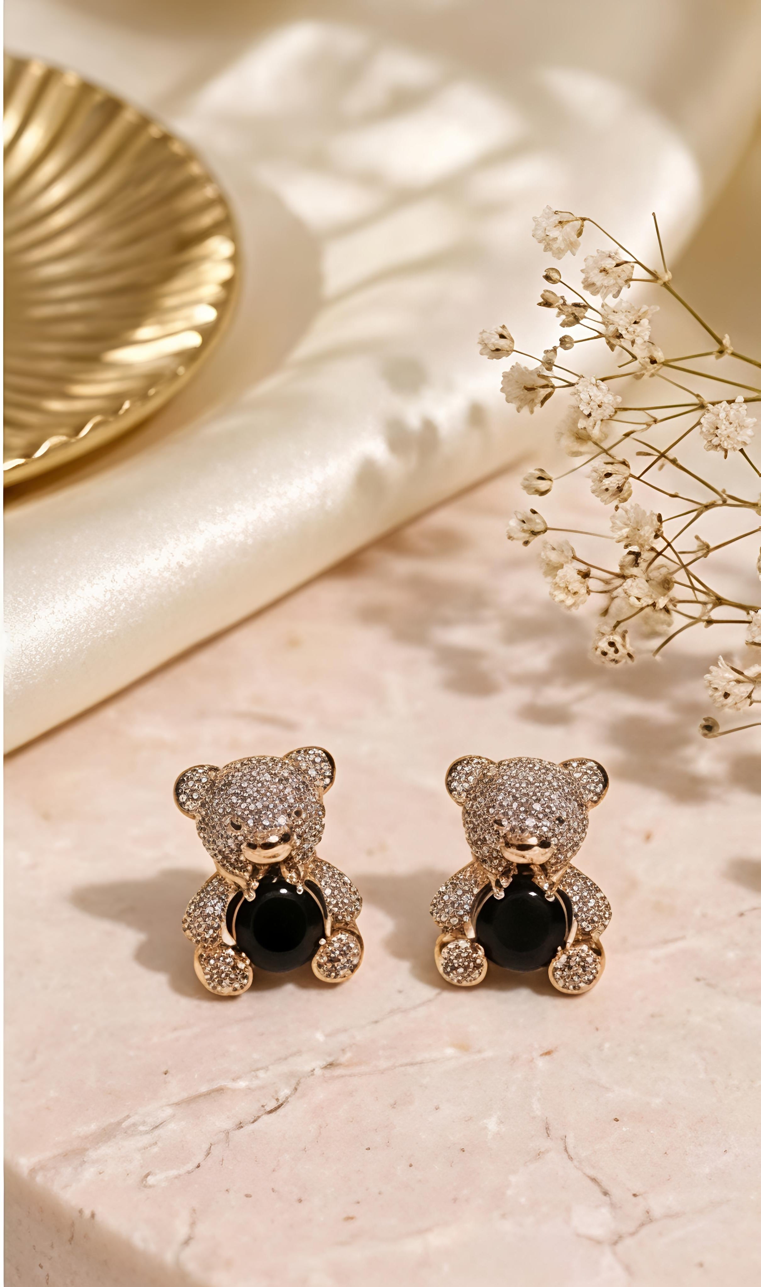 Sparkling teddy studs
